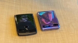 -  Samsung Galaxy Z Flip  Motorola RAZR:    ?